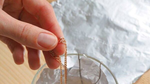 Effortless Jewelry Cleaning: Grandma’s Time-Tested Method